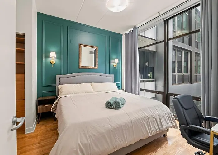 Luxury Fulton Market - Prime Location *
