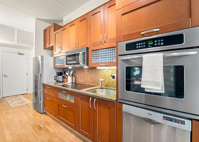 Luxury Fulton Market - Prime Location *