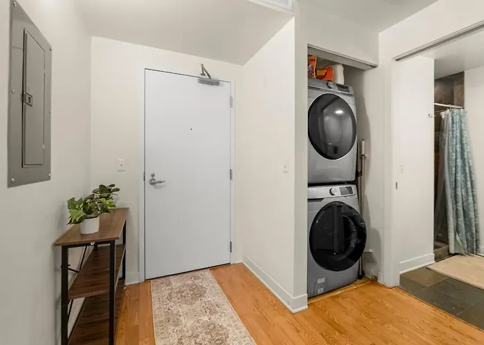 Luxury Fulton Market - Prime Location *
