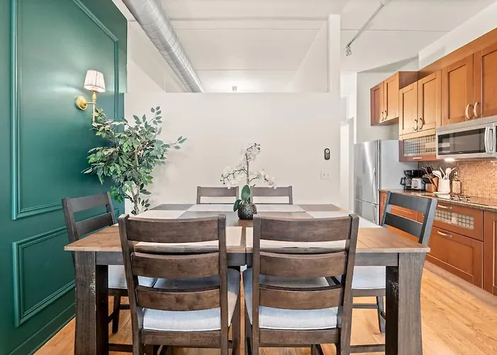 Luxury Fulton Market - Prime Location